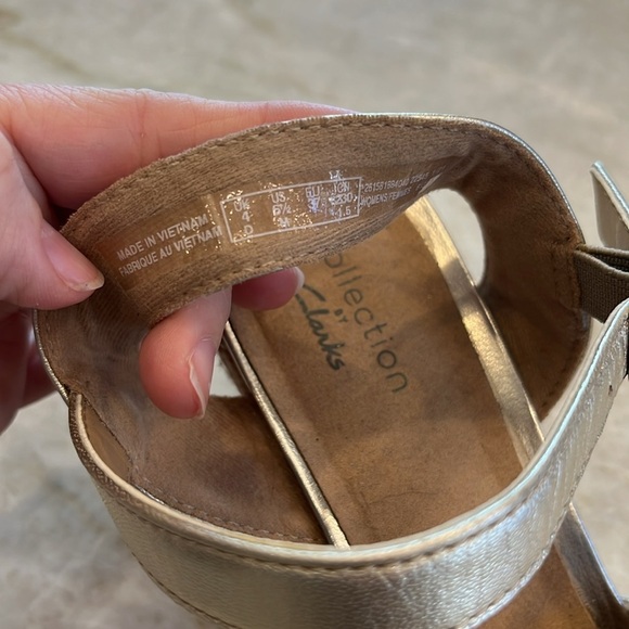 Clarks‎ | Margee Beth Wedges | Gold | Size 6.5 M - Picture 9 of 10